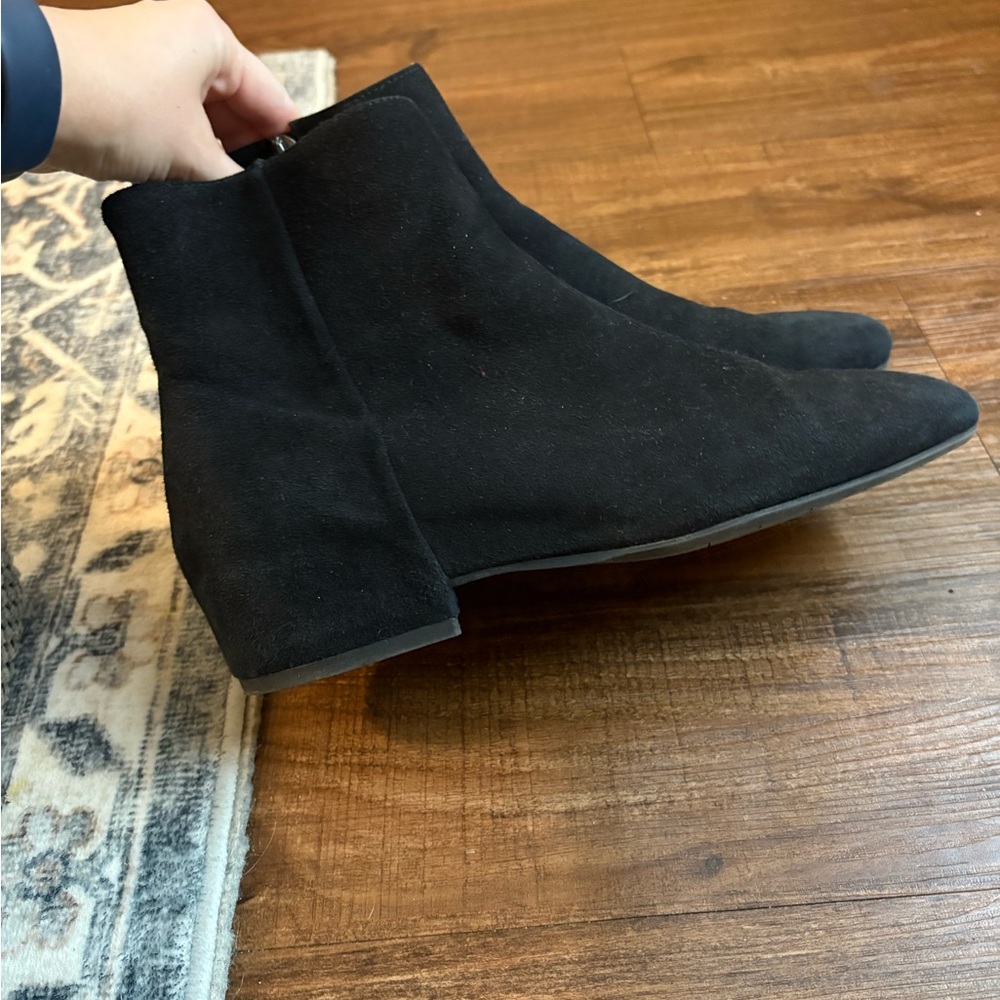 Aquatalia size 8.5 hidden wedge ankle bootie black suede